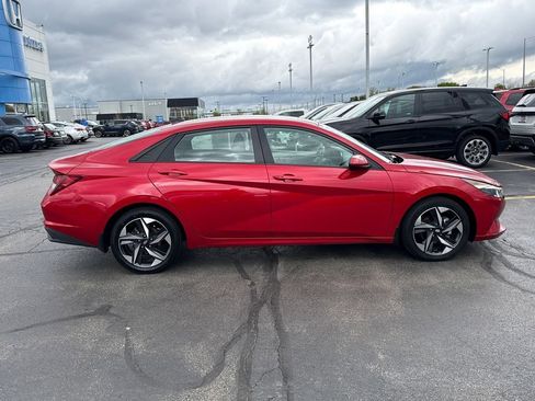Used 2023 Hyundai Elantra SEL w/ Convenience Package FWD image 12