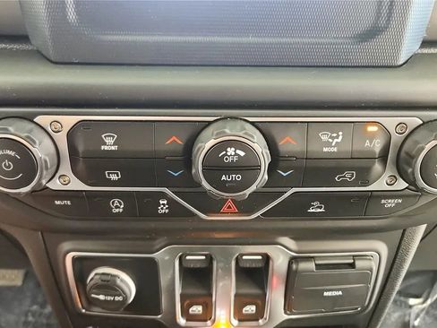 Used 2023 Jeep Wrangler Sport AWD/4WD image 29
