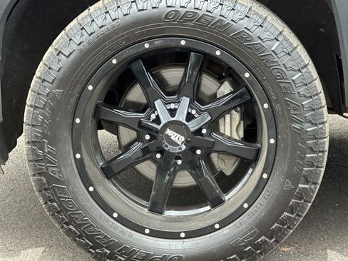 Used 2022 GMC Sierra 1500 SLT w/ X31 Off-Road Package AWD/4WD image 26