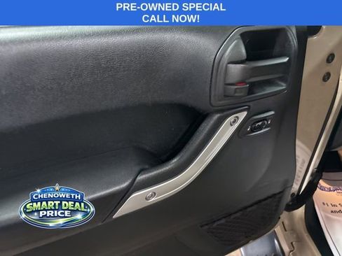 Used 2017 Jeep Wrangler Unlimited Sahara w/ Connectivity Group image 7