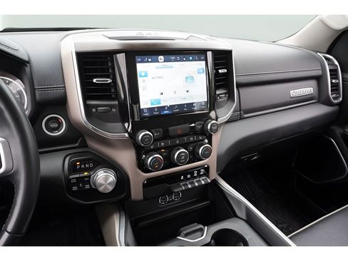 Used 2022 RAM 1500 Laramie AWD/4WD image 17