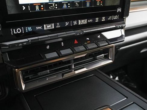 Used 2025 GMC Hummer EV 3X AWD/4WD image 39