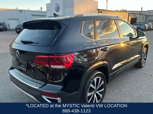 Certified 2022 Volkswagen Taos SE image 7