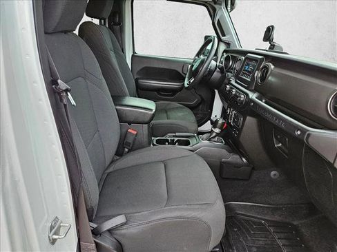 Used 2019 Jeep Wrangler Unlimited Sport S AWD/4WD image 17