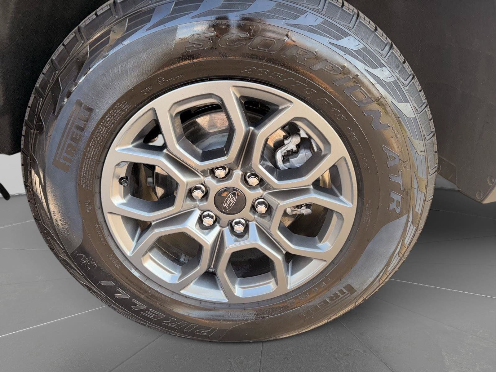 Used 2026 Ford Expedition Active RWD image 11