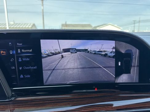 Used 2023 Cadillac Escalade Premium Luxury AWD/4WD image 24