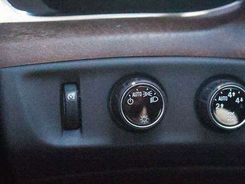 Used 2016 Cadillac Escalade ESV Luxury image 44