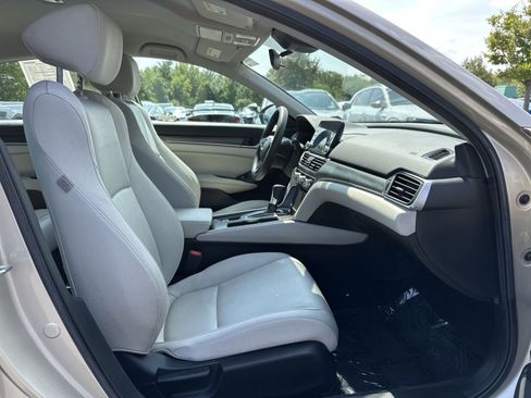 Used 2019 Honda Accord LX image 27