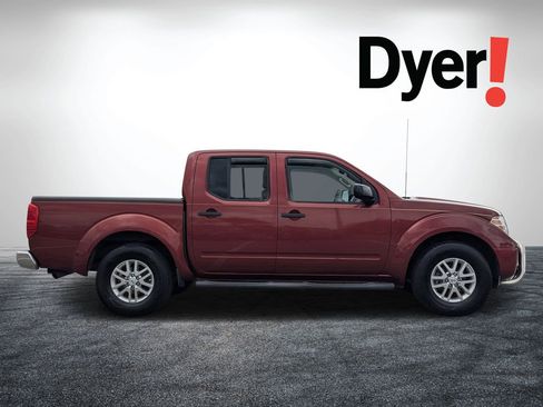 Used 2015 Nissan Frontier SV w/ SV Value Truck Package RWD image 2
