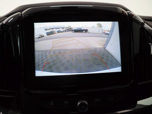Used 2018 Chevrolet Traverse LT FWD image 12