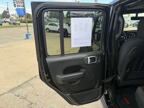 Used 2021 Jeep Gladiator Mojave image 14