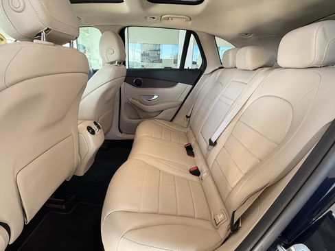 Used 2022 Mercedes-Benz GLC 300 4MATIC w/ Premium Package Lite image 21