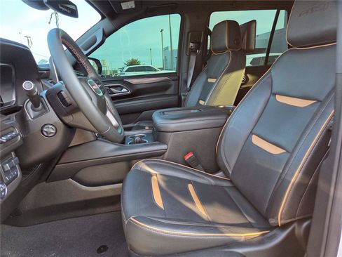 Used 2024 GMC Yukon AT4 w/ AT4 Premium Plus Package AWD/4WD image 16