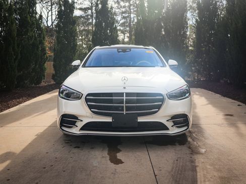 Used 2023 Mercedes-Benz S 580 4MATIC Sedan image 3