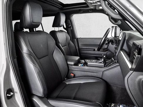 Used 2024 Lexus GX 550 w/ Accessory Package (Z1) AWD/4WD image 20