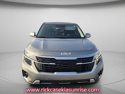 Used 2024 Kia Seltos LX AWD/4WD image 3
