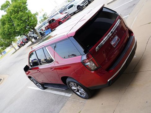 Used 2022 Chevrolet Tahoe LT w/ Luxury Package AWD/4WD image 12