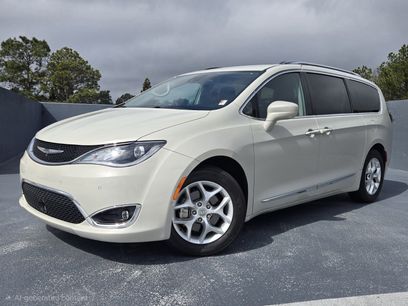 Used 2017 Chrysler Pacifica Touring-L Plus w/ Advanced Safetytec Group