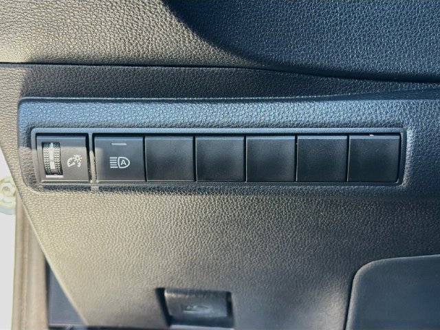 Used 2025 Toyota Corolla LE FWD image 10