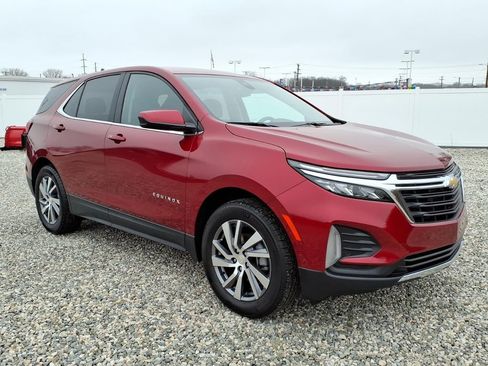 Used 2023 Chevrolet Equinox LT image 1