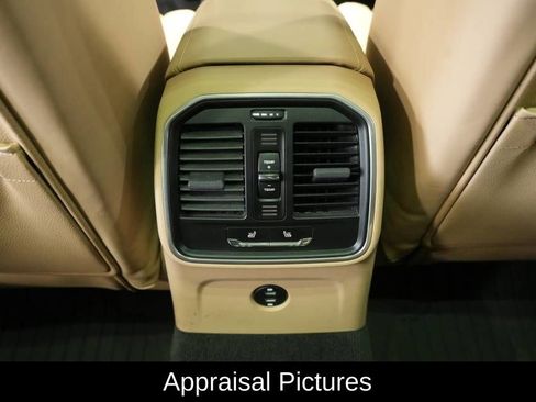 Certified 2022 Porsche Macan image 26