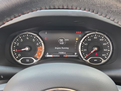 Used 2019 Jeep Renegade Trailhawk AWD/4WD image 18