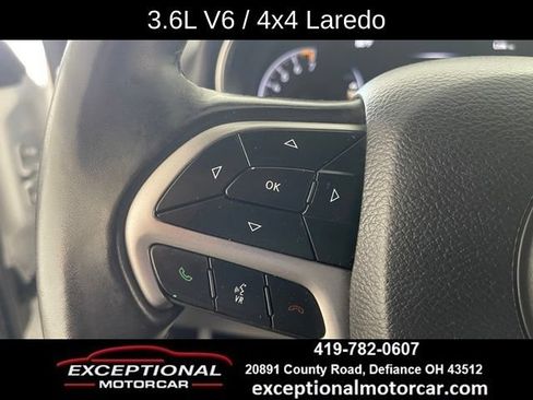 Used 2020 Jeep Grand Cherokee Laredo AWD/4WD image 39