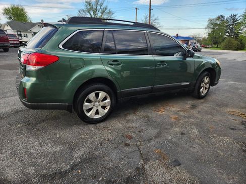 Used 2011 Subaru Outback 3.6R Limited w/ PWR Moonroof Pkg image 4