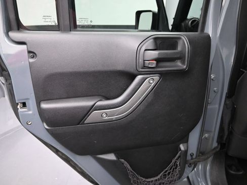 Used 2015 Jeep Wrangler Unlimited Sport w/ Quick Order Package 24S AWD/4WD image 17