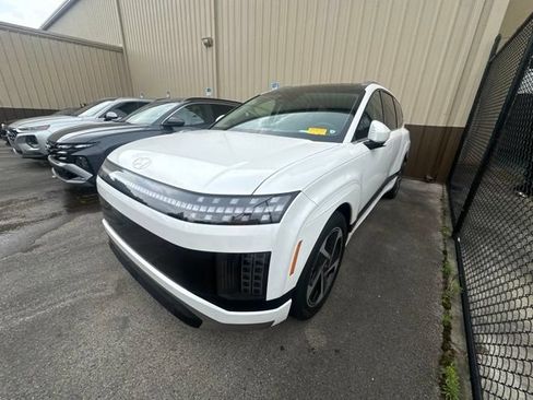 Used 2026 Hyundai Ioniq 9 Calligraphy AWD/4WD image 3