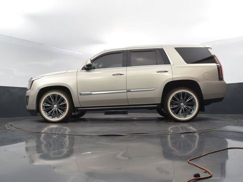 Used 2017 Cadillac Escalade Platinum image 56
