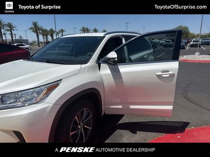 Used 2018 Toyota Highlander XLE w/ Carpet Mat Package (TMS)