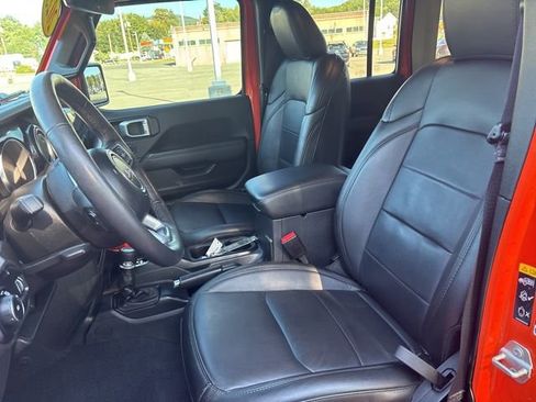 Used 2023 Jeep Wrangler Altitude image 40