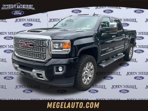 Used 2018 GMC Sierra 2500 Denali w/ Duramax Plus Package AWD/4WD image 1
