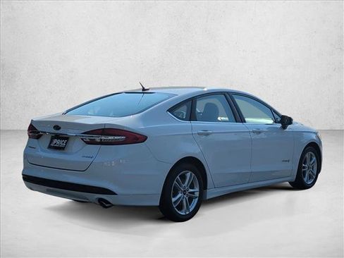 Used 2018 Ford Fusion S FWD image 5