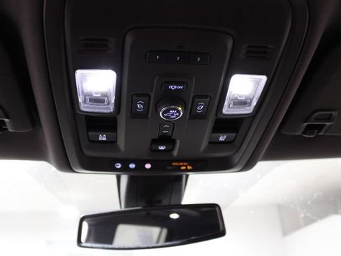 Used 2022 GMC Yukon XL Denali image 39