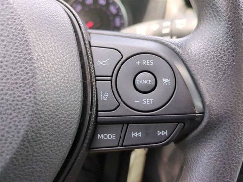 Certified 2021 Toyota RAV4 LE FWD image 23
