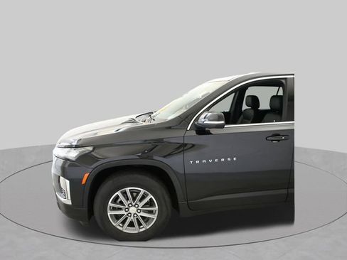 Used 2023 Chevrolet Traverse LT AWD/4WD image 6