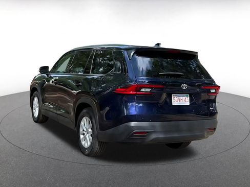 Used 2025 Toyota Grand Highlander FWD image 11