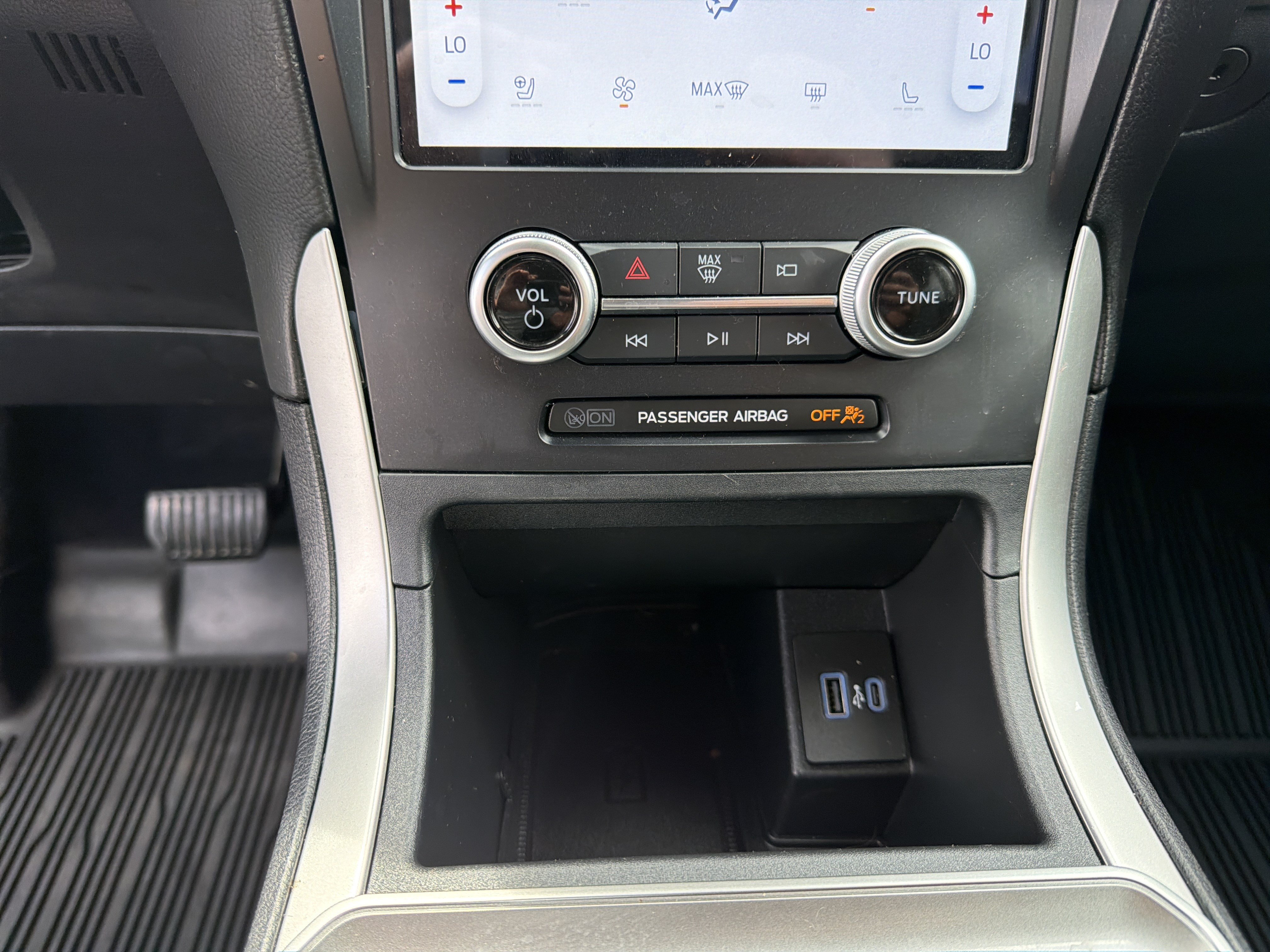 Certified 2024 Ford Edge SEL w/ Convenience Package AWD/4WD image 39