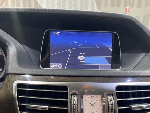 Used 2014 Mercedes-Benz E 350 Sedan image 6