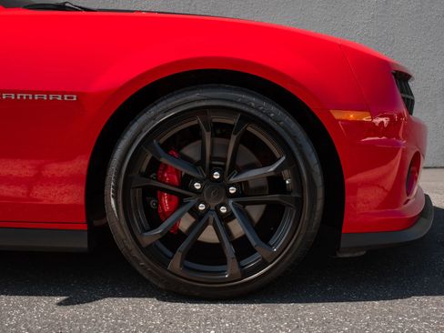 Used 2013 Chevrolet Camaro SS w/ SS Performance Package RWD image 35
