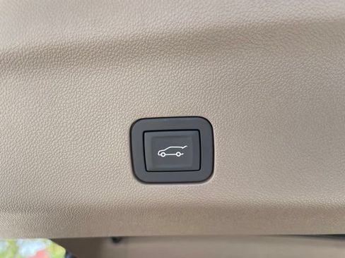 Used 2026 GMC Yukon XL Denali w/ Sun & Power Step Package AWD/4WD image 9