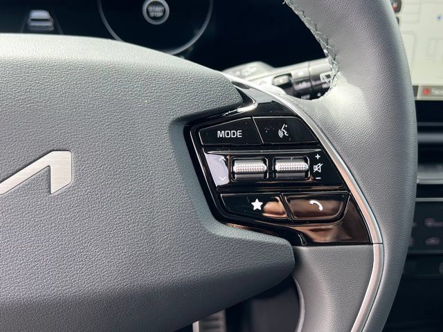 New 2026 Kia Niro Wave w/ Wave Preserve Package FWD image 24