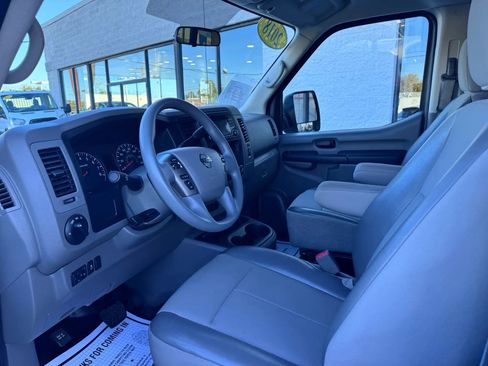 Used 2018 Nissan NV 3500 S image 8
