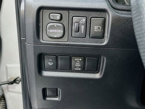 Used 2021 Toyota 4Runner Venture w/ Moonroof Package AWD/4WD image 10