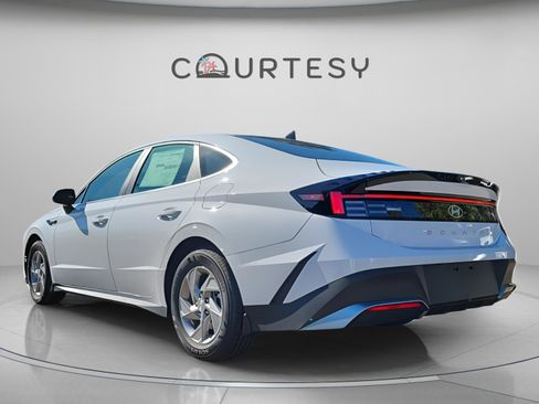 New 2026 Hyundai Sonata SE image 3