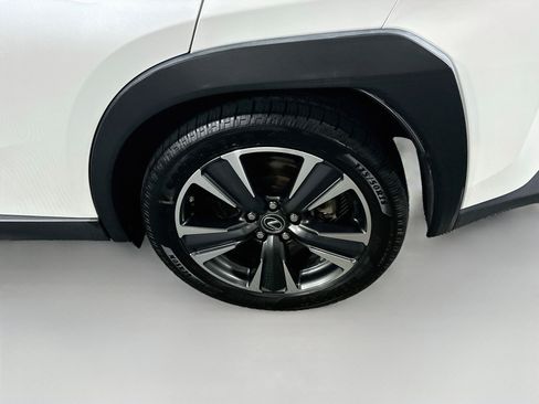 Used 2019 Lexus UX 200 w/ Premium Package FWD image 11