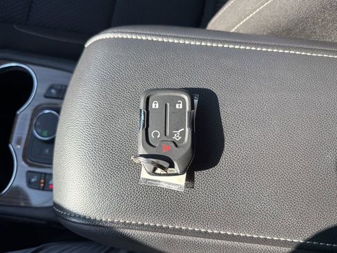 Used 2023 GMC Acadia SLE w/ Driver Convenience Package image 27