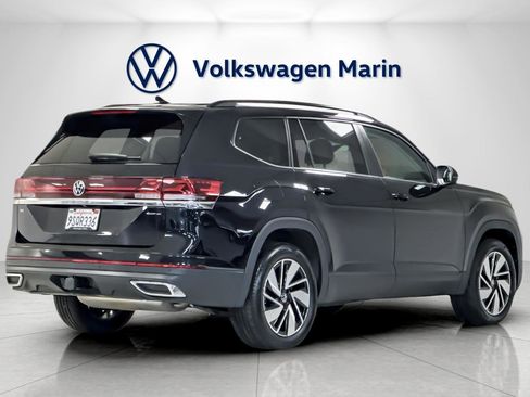 Used 2025 Volkswagen Atlas SE w/ Panoramic Sunroof Package image 5